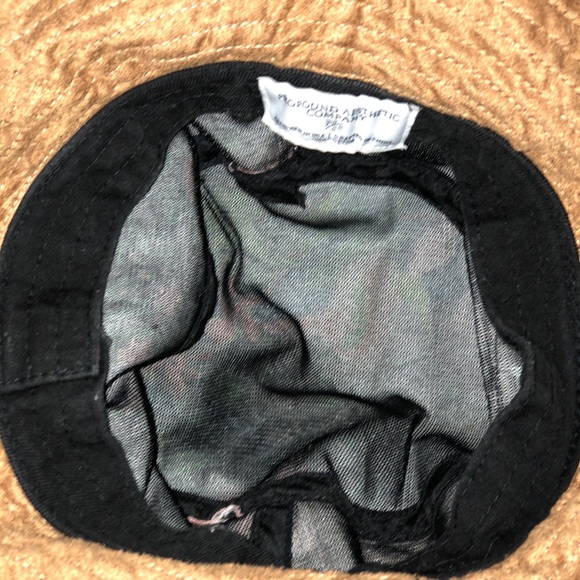 Floral bucket hat. - Picture 4 of 5